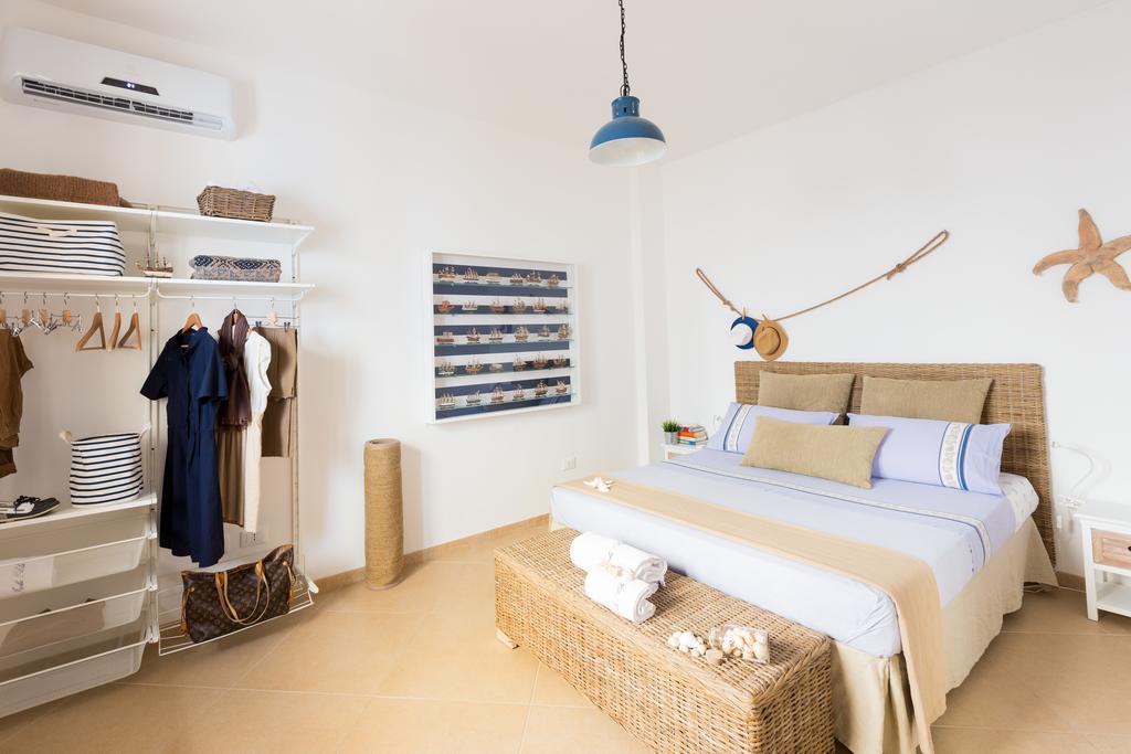 Isola Blu Aparthotel Таранто Екстериор снимка